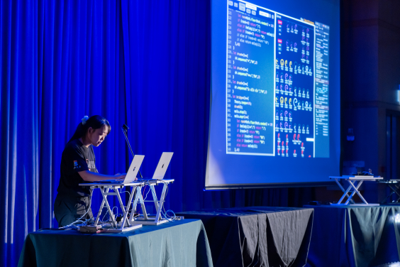 The second half of the event featured a series of vibrant performances by professors, students from the 2025 CREATIVITAS programme, and guests. 